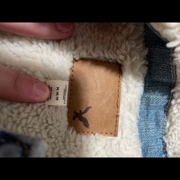 American Eagle - Medium Fur Lined Jean Jacket - Picture 2 of 2